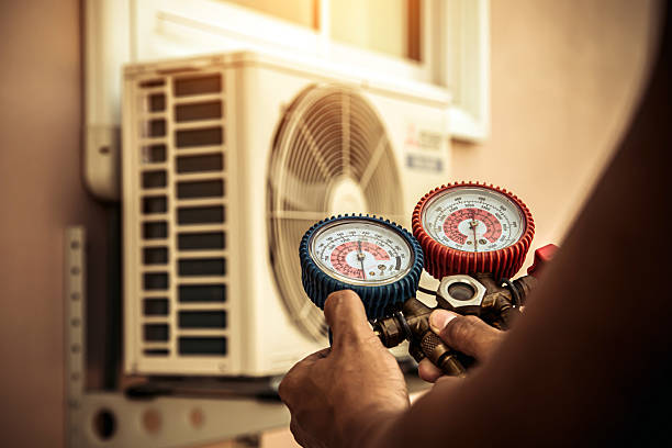 Professional Ductwork Repair technician working in Wayland, IA